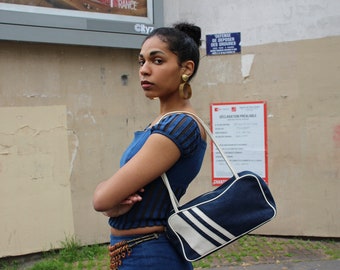 Shoulder bag in raw blue jeans and white imitation leather / Vintage 70-80