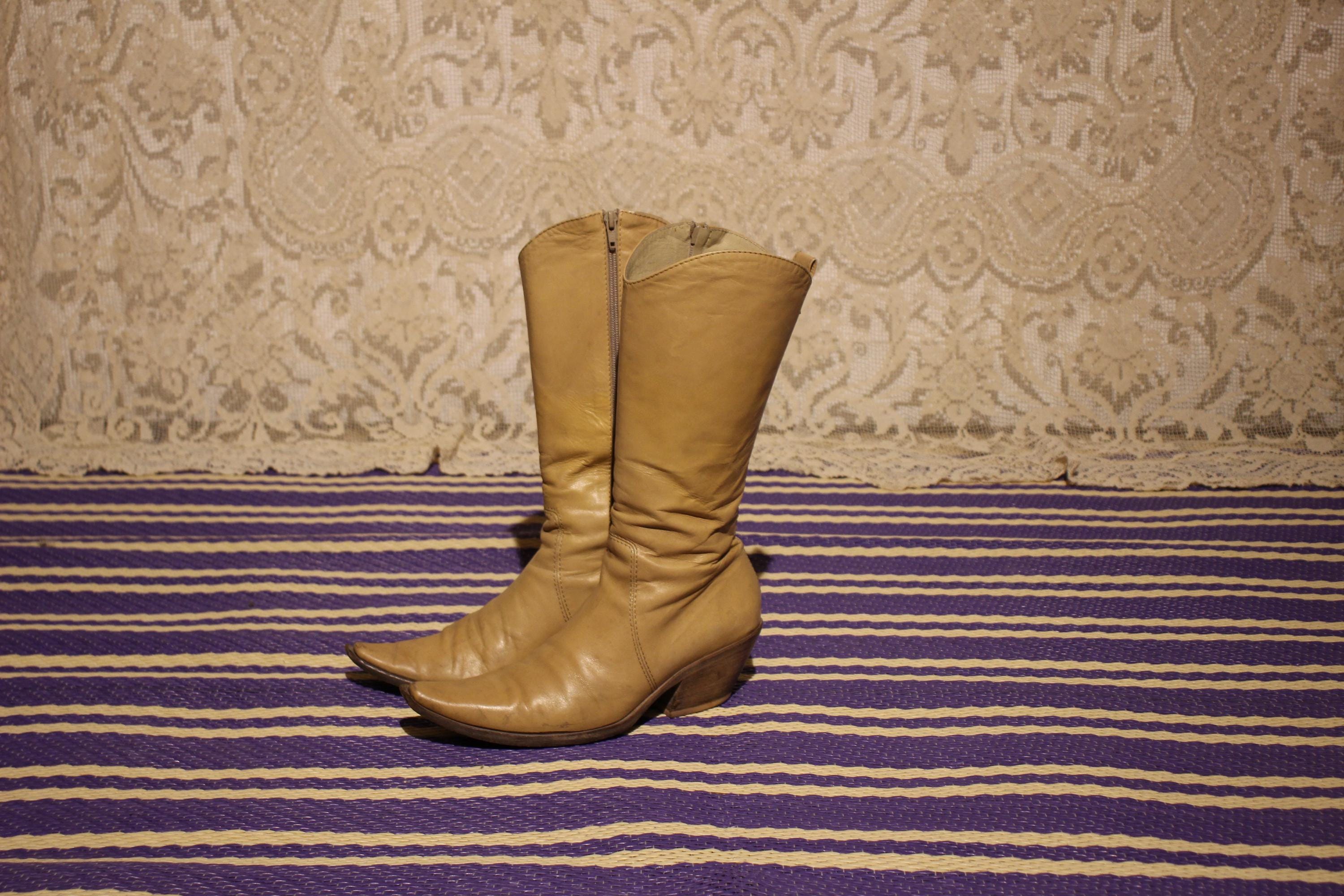 Bottes Neuves Pointure 36 Couleur Crème - Talon Cône - Pointe Pointue - Sans Marque