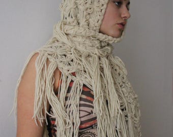 Stor handstickad beige ullsjal/halsduk med fransar / Shemagh/halsduk