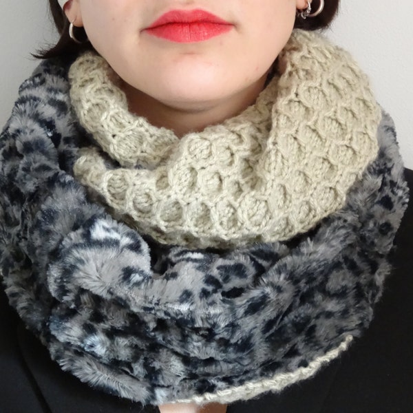 echarpe tube en fausse fourrure panthère et laine tricot blanc cassé  -infinity scarf faux leopard fur and  knitting wool