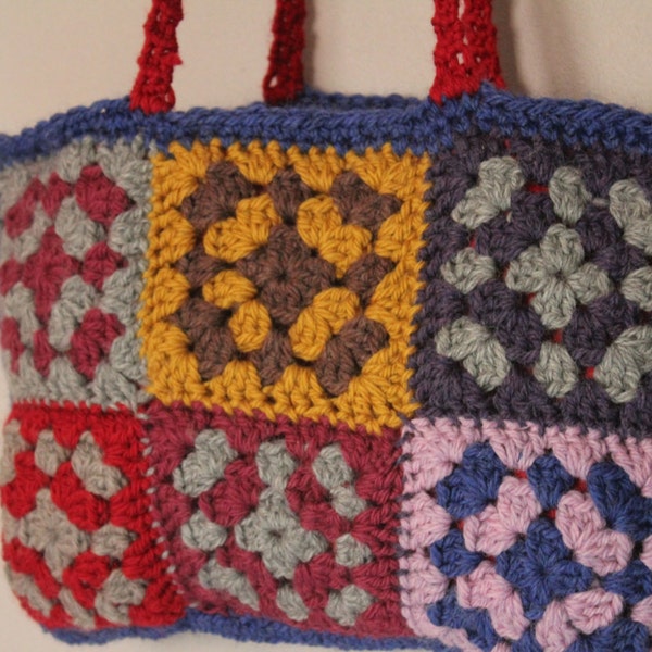 sac à main 100 % laine doublé en suédine.carreaux multicolores crochet vintage. hand bag wool