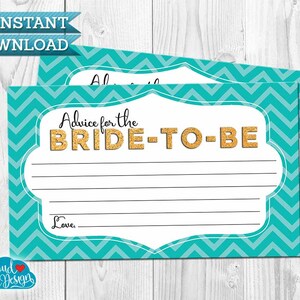 Op de afbeelding: Teal en wit chevron-patroon kaart met een gouden glitter 'Advies voor de bruid-in-spe' titel en een lege ruimte om advies te schrijven. De kaart heeft een ruimte voor de schrijver om zijn naam te ondertekenen.