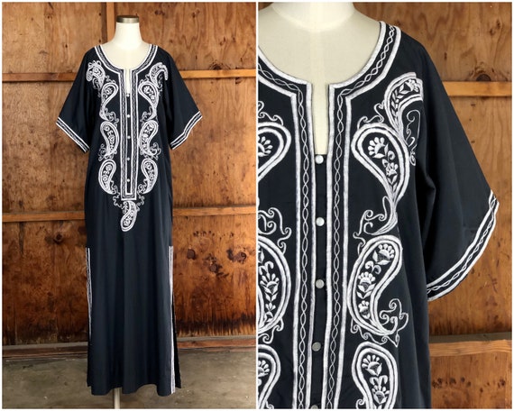 Vintage 60s Black & White Embroidered Kaftan Dress