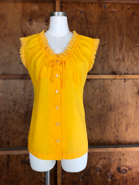 1970s Vintage Golden Yellow Lace Trim Peasant Blo… - image 2