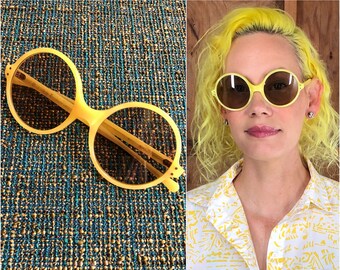 Vintage NOS 1960s American Optical Sunswept Pearlescent Yellow Sunglasses | B1128T