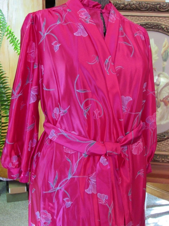 Vintage Lorraine Nightgown and Robe - image 4