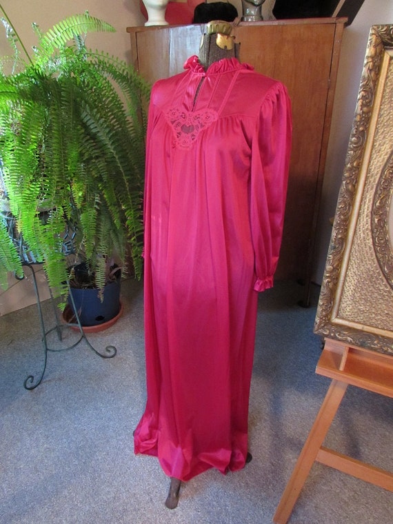 Vintage Lorraine Nightgown and Robe - image 1