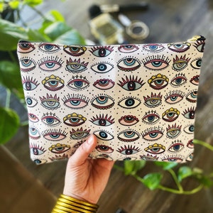 Evil Eye pattern Zipper Cosmetic Pouch, Evil Eye retro pattern cosmetic zipper pouch, retro eye pattern makeup zipper cosmetic case