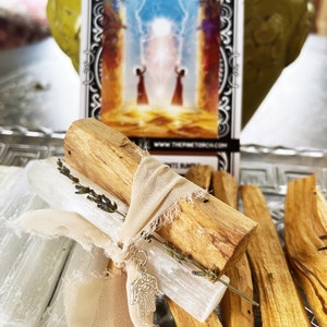 Selenite Palo Santo Ritual kit, stay grounded ritual tube, palo santo with selenite bundle, smudging tube with crystals, housewarming gift