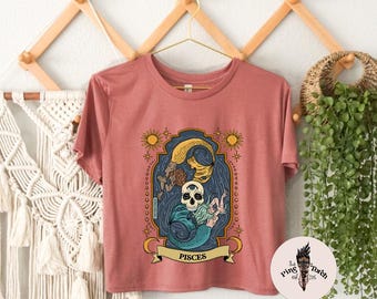 Pisces Zodiac crop Top Tee, witchy Pisces zodiac crop top, Pisces cropped tee, Pisces crop top shirt, Pisces zodiac gift