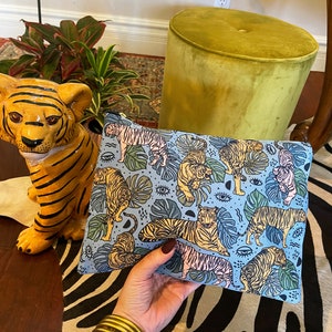Tiger monstera Pattern Zipper Cosmetic Pouch, tiger Pattern cosmetic zipper pouch, tiger pattern cosmetic case, tigers cosmetic zip pouch