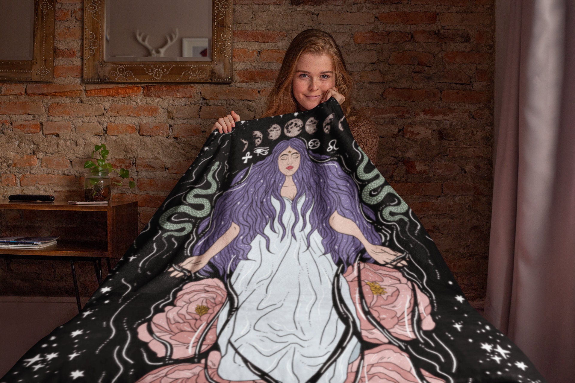 Mushroom Decor, Moth Moon Blanket Witch Gifts for Women Zodiac Witchy  Hippie Fleece Blanket Gothic Gifts Sun Moon Throws Blanket 60x 50 