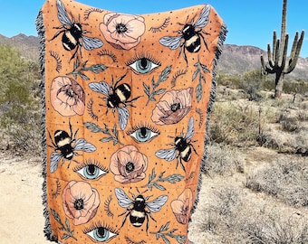 Floral Bee pattern Woven Throw Blanket, bee Pattern Woven Throw, bee evil eye Large Throw Blanket, queen bee pattern Tapestry throw blanket