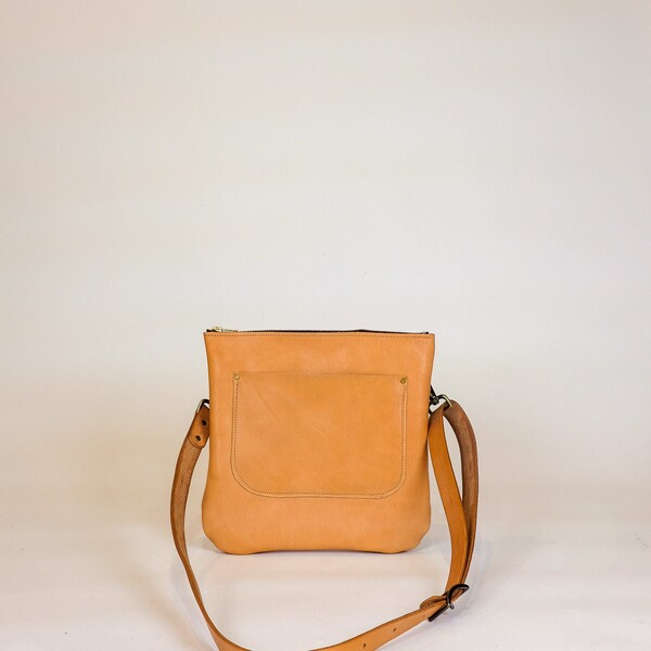 Leather Crossbody Purse made with Horween Natural Essex / leather shoulder bag