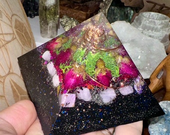 Self Love Roses and Crystals Orgone Pyramid,Herkimer Diamond,Kunzite,Charoite,Selenite,Shungite,5G,EMF,Psychic Methaphysical Protection,