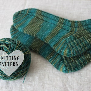 KNITTING PATTERN, Comfy Socks, Do It Yourself, Knitted Socks, Sock Tutorial, Rib Socks, Green Sparkle Socks, Self Striping Yarn