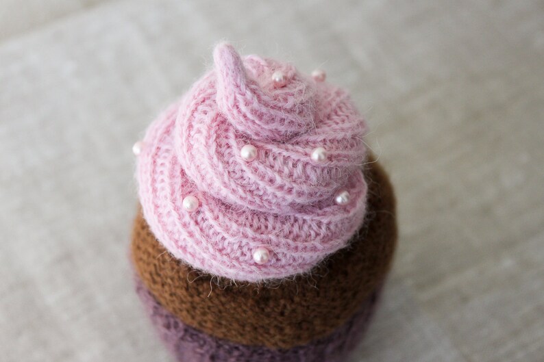 KNITTING PATTERN, Knitted Cupcake, Play Food, Pretend Food, Baby Gift, Cupcake Decoration, Ornament, Pincushion, Knitted Dessert, Small Gift image 2