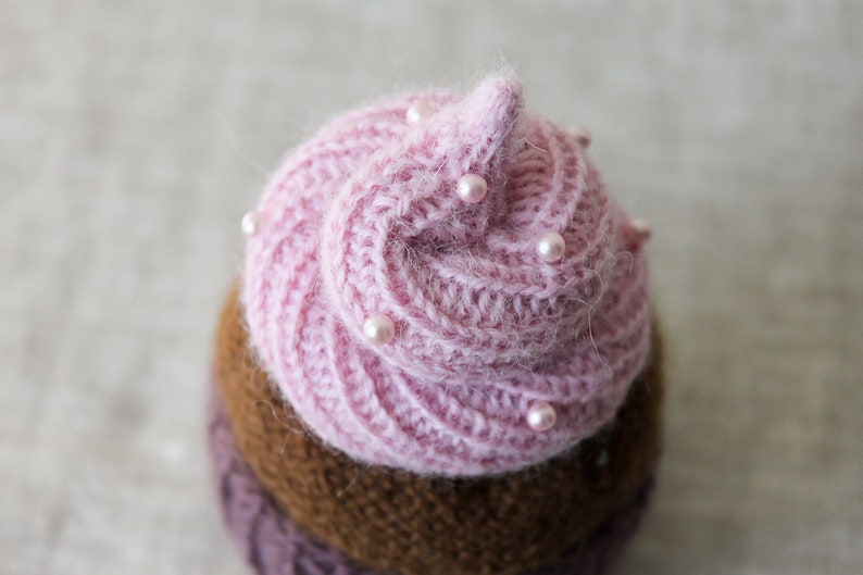 KNITTING PATTERN, Knitted Cupcake, Play Food, Pretend Food, Baby Gift, Cupcake Decoration, Ornament, Pincushion, Knitted Dessert, Small Gift image 3