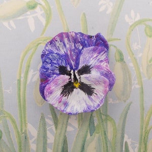 Stiefmütterchen BROSCHE Stiefmütterchen Brosche Anstecknadel Blumen- lila Hochzeit Brosche rosa Stiefmütterchen Ansteck Stiefmütterchen Boutonniere Stiefmütterchen-Handgemalt