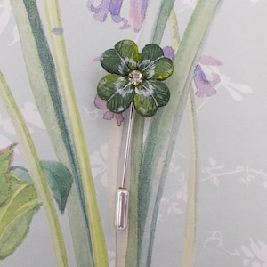 Broche pequeño de TRÉBOL DE CUATRO HOJAS Broche de trébol de cuatro hojas de la suerte Broche con símbolo de buena suerte Broche de trébol de diamantes de imitación Bountonniere Símbolo de amor Solapa - Pintado a mano
