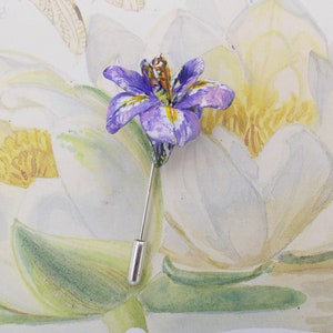 Broche de flor de iris morado con diseño de flor de iris morado para boda, con diseño de flor de iris morado para cumpleaños de febrero, hecho a mano y pintado a mano