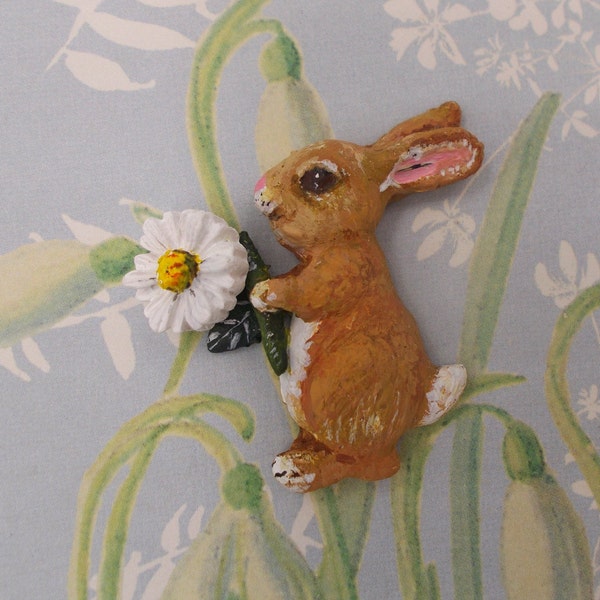 White DAISY & RABBIT Brooch MARGUERITE Daisy Pin White Wedding Corsage Friendship Pin Remembrance Pin Easter Bunny- Handmade Hand Painted