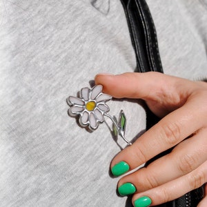 ティファニー ステンドグラス カモミール フラワー ブローチ ジュエリー ペンダント レディース ピン ギフト フローラ 植物 オーナメント