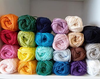 Puppets Lyric 8-ply plain potholder yarn - various colors