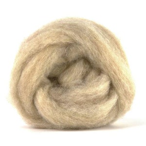 2 oz Corriedale Wool Roving in Pewter World of Wool product Sliver