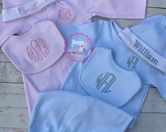 Conjunto de 3 piezas Mud pie Baby, conjunto de bata convertible, babero y gorro, regalo de bebé personalizado, conjunto de bebé que vuelve a casa, conjunto de regalo para baby shower