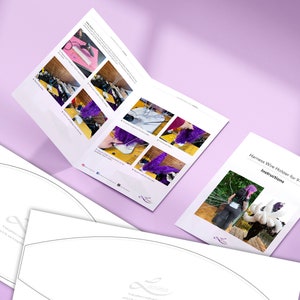 Könnte beinhalten: Anleitungsblätter und Schnittmuster liegen auf einer hellvioletten Oberfläche. Das Anleitungsblatt zeigt Schritt-für-Schritt-Fotos eines Bastelprojekts. Der Titel "Harness Wine Holder for 9-Tail Instructions" ist sichtbar.