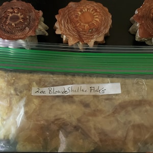 Shellac Flakes make your own dewaxed blonde shellac