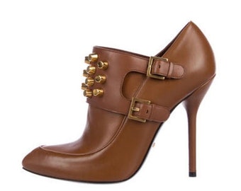 Gucci ankle boots, Brown & Gold Charlotte leather boots with grommets Sz 38, Gucci vintage collection, Stiletto shoes