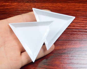 5pcs white Plastic plates,triangle Plastic tray,White plastic trays,triangle Bowl for holding micro Beads