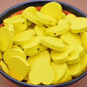30pcs wood heart pendant,flat wood heart beads finding,1 inch wood heart,painted hearts,yellow necklace heart.DIY hearts decoration