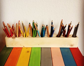 Plain Montessori pencil holder with 9 holes