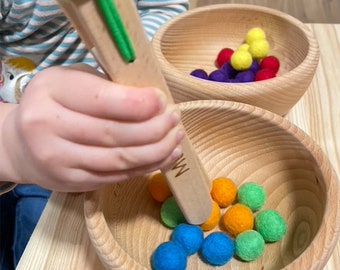 Personalized Montessori tweezers made of wood, gift for children, kindergarten, preschool, fine motor skills