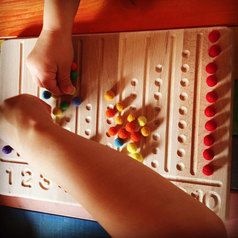 Montessori number tracing board made of beech wood image 3