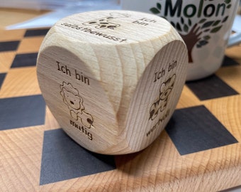 Würfel mit Affirmationen für Kinder aus Holz nach Montessori mit illustrierten Tieren