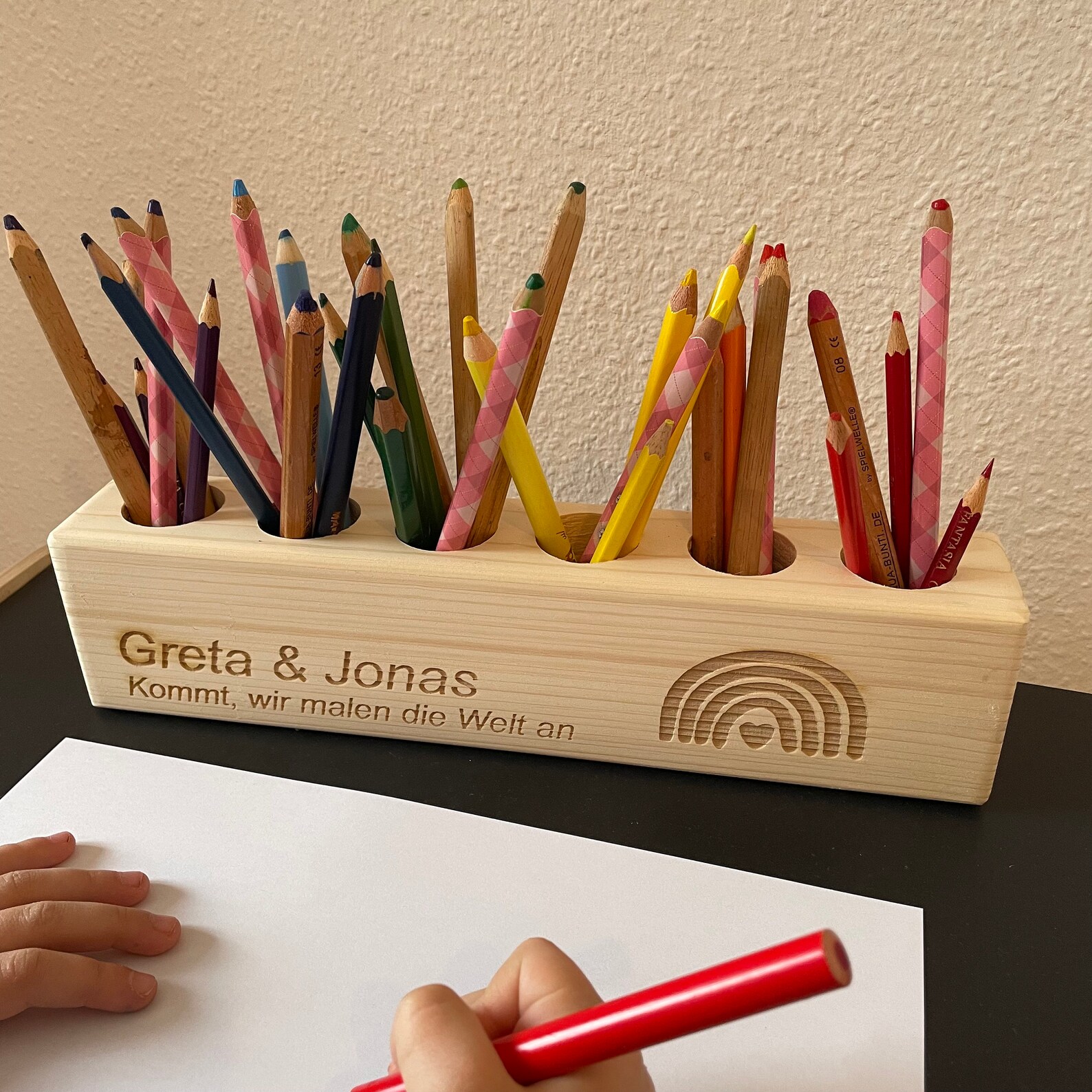 Produktbild von Stiftehalter Für Kinder – Montessori-inspiriert – 8 Fächer, Ca. 40x6,8x6,8 Cm – Für Kita, Kindergarten Oder Geschenk (Eigenbau, Made In Germany)