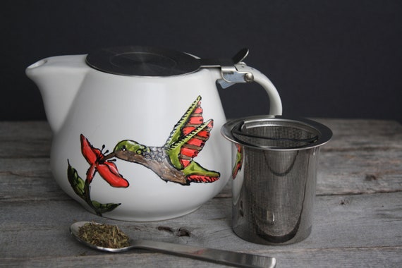 Théière à Infusion Dessin Fleur Hibiscus Et Colibriblanc Mat Peinte à La Main 22 Oz 650 Ml Cadeau Anniversaire Citation Au Choix