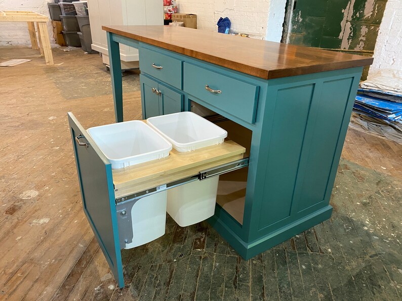 Item E1670 Kitchen Island With Seating and Tapered Legs Etsy