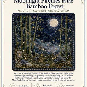 Könnte beinhalten: Eine 17,78 cm mal 17,78 cm große Stickvorlage mit dem Titel Moonlight Fireflies in the Bamboo Forest. Das quadratische Textilkunstwerk zeigt eine dunkelblaue Nachtszene mit grünen Bambusstangen, einem Vollmond und gelben Glühwürmchen.