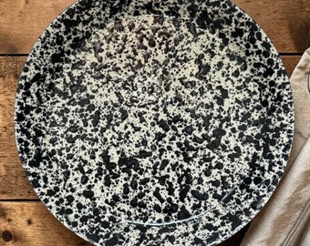 Vintage Bennington Potters schwarzer Achat-Spongeware-Teller, schwarze Splatterware-Servierplatte, handgefertigt in Vermont um 1960er Jahre