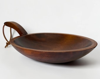 Vintage gedrechselte Walnussholzschüssel mit Ledergriff - Weston Bowl Mill, Weston Vermont - Rustikale Landküche, Bauernhaus-Chic