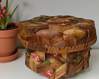 Vintage Palm Leaf Basket, Embroidered Floral Lidded Storage, Bohemian Cottage Chic