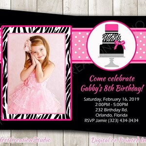 Invitación de cumpleaños con estampado de cebra rosa - Invitación con foto para fiesta de cumpleaños de niñas - Rosa fuerte, negro y blanco - Invitación personalizada impresa o imprimible