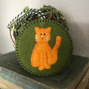 Tiger Striped Cat Ornament/Magnet, Wool Felt, Orange Tiger Cat, Kitty, Kitten, Hanging Decoration, Christmas, Applique, Handmade