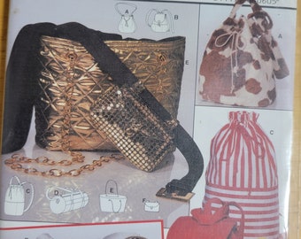 Patron De Couture Burda N°8235 - 2 Créations De Sacs Porté-épaule, Neuf, Origine Allemagne