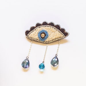 Teary eye brooch with crystals / Avant garde eye brooch inspired from Dali surrealism jewelry / Bead embroidered Abstract crying eye pin image 2